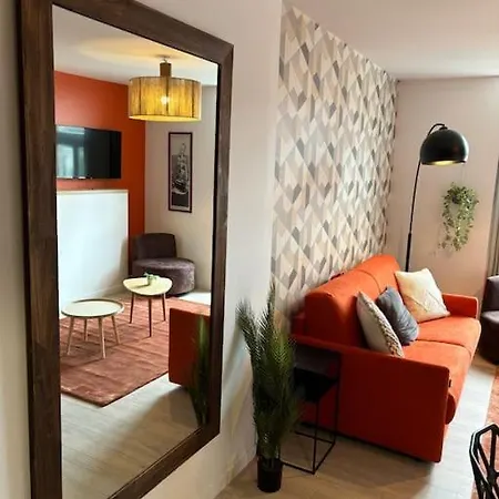 Apartment T2 Dahlia Centre-ville - Parking & Clim